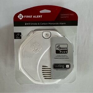 First Alert NWT NIB 2 in 1 Smoke & Carbon Monoxide Alarm